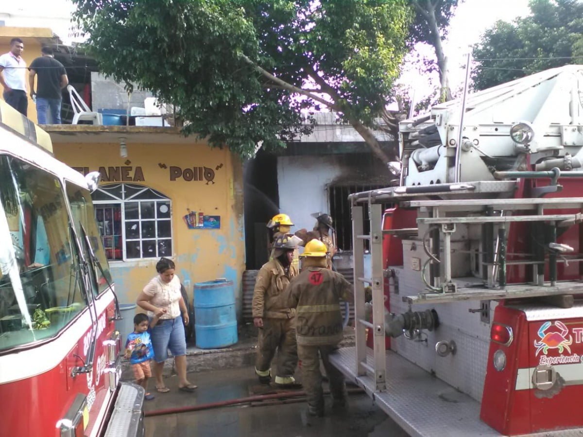 Incendio consume casa habitación en la colonia Morelos de Tampico