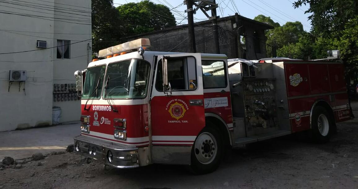 Corto circuito ocasiona incendio en un departamento en Tampico