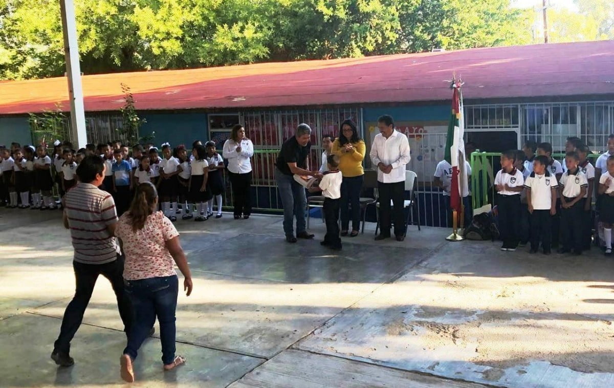 Preside Xicoténcatl González inicio del ciclo escolar en la San Marcos II