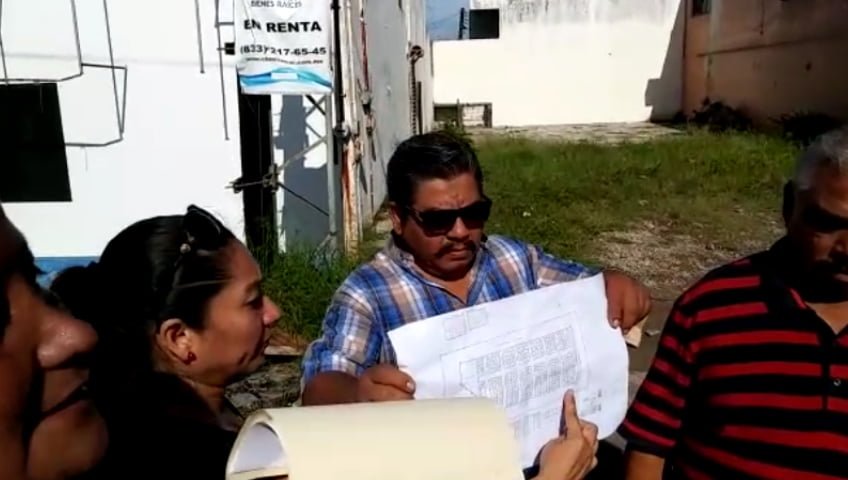 Denuncian invasión de vía en colonia de Tampico