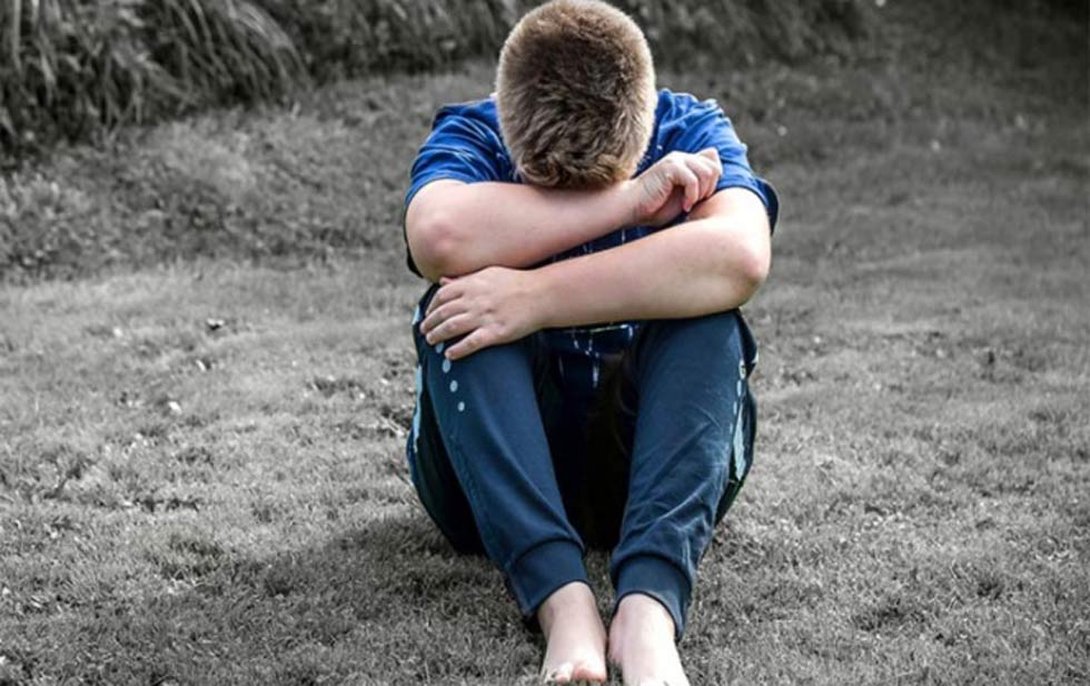 Pareja vendió a su hijo a pedófilos