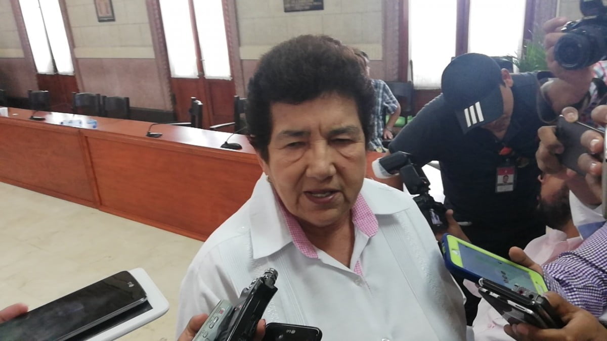 Alcaldesa pide a Comapa que fugas en calles no las cobren a usuarios