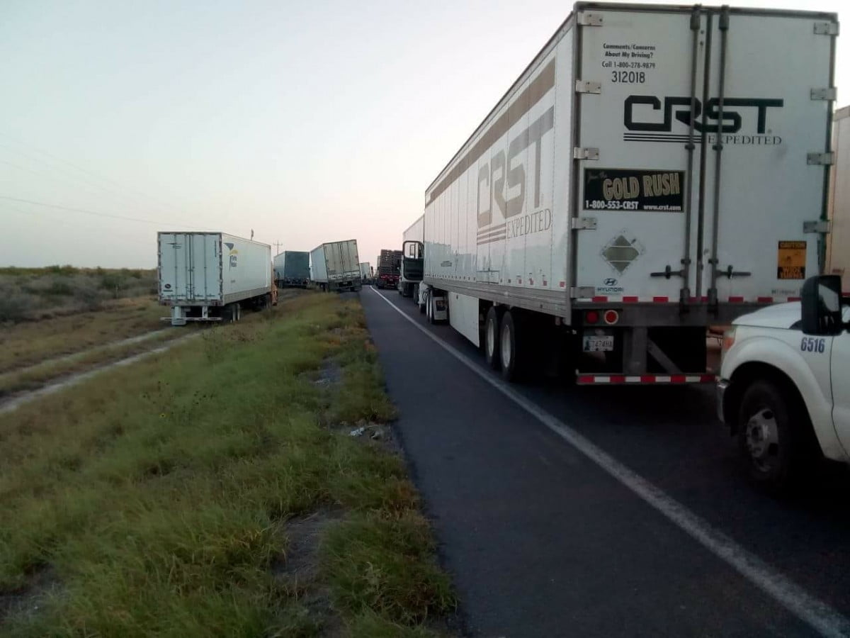 Accidente vial provoca cierre de la Carretera Monterrey-Nuevo Laredo
