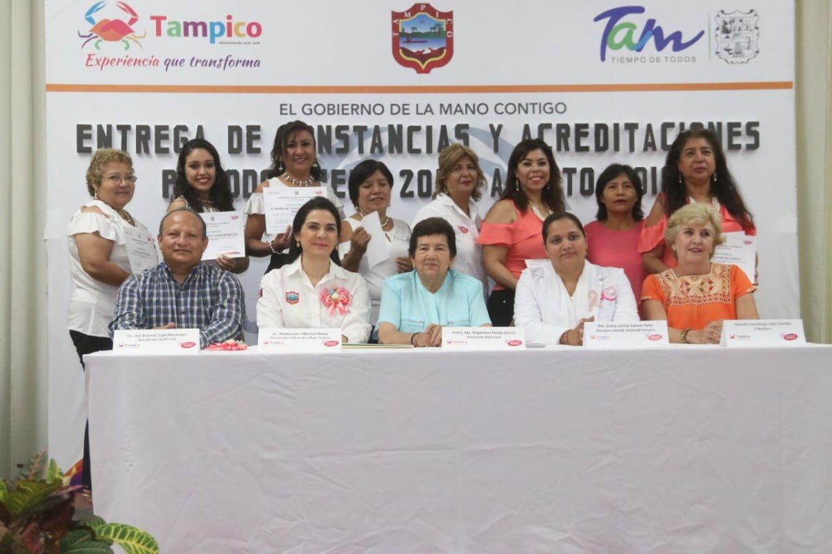 Se gradúan más de mil alumnas del Instituto de la Mujer en Tampico