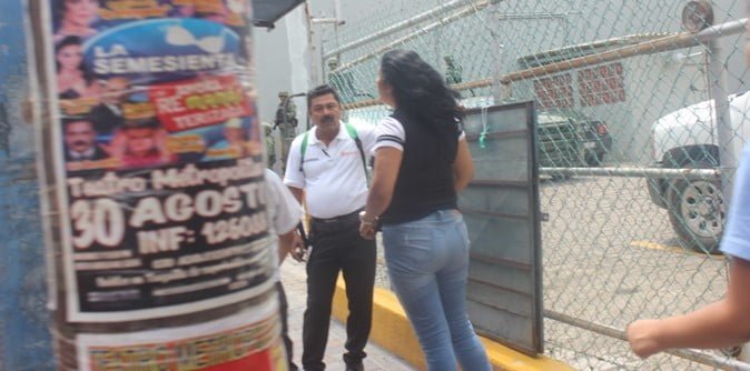 Detienen a ladrona; pretendía cambiar de guardarropa gratis