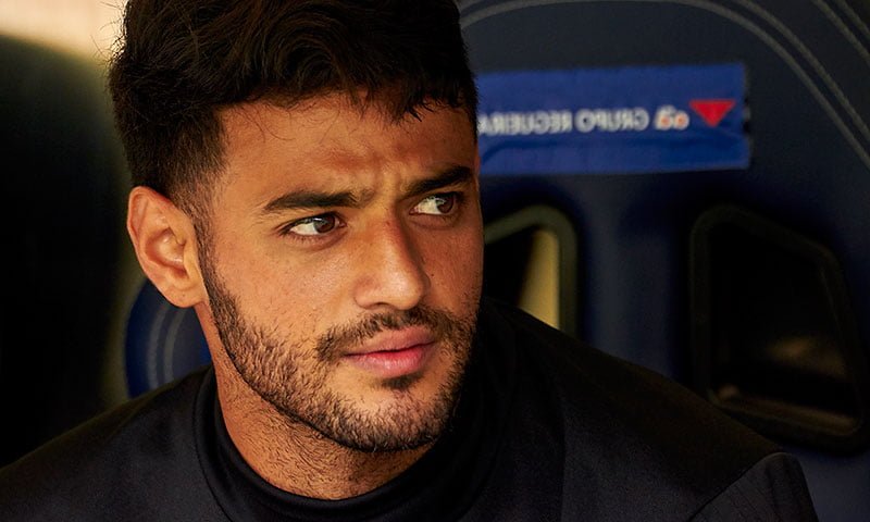 Carlos Vela cumple sueño de joven con parálisis (VIDEO)