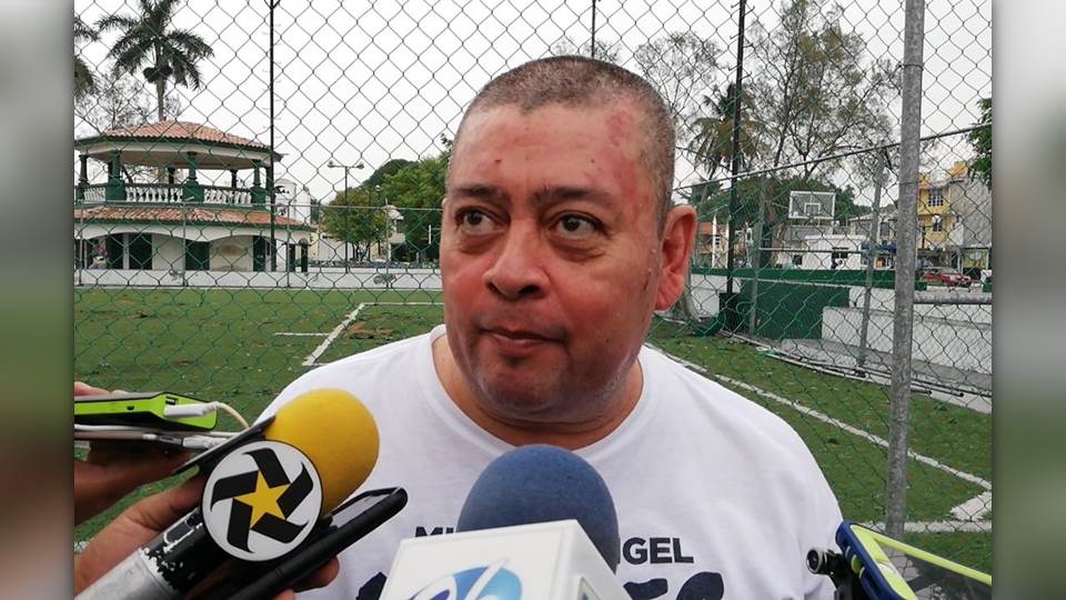 Acusan a policías estatales de golpear y robar a un jubilado de Pemex