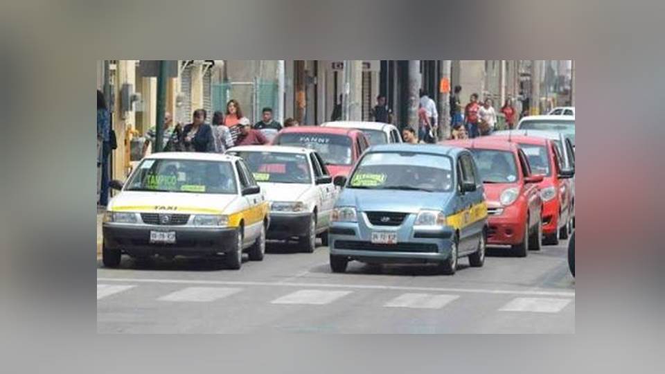 Trabajadores del volante de Altamira en crisis; se ven obligados a vender sus concesiones