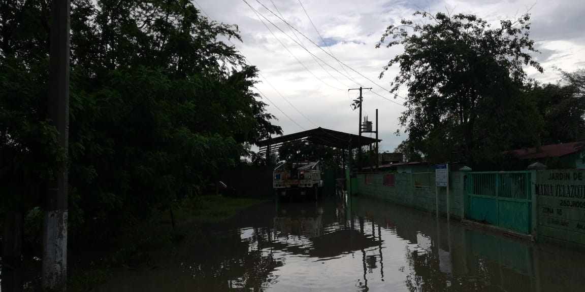 Escuela se inunda en la zona ejidal de Altamira; alumnos fueron evacuados