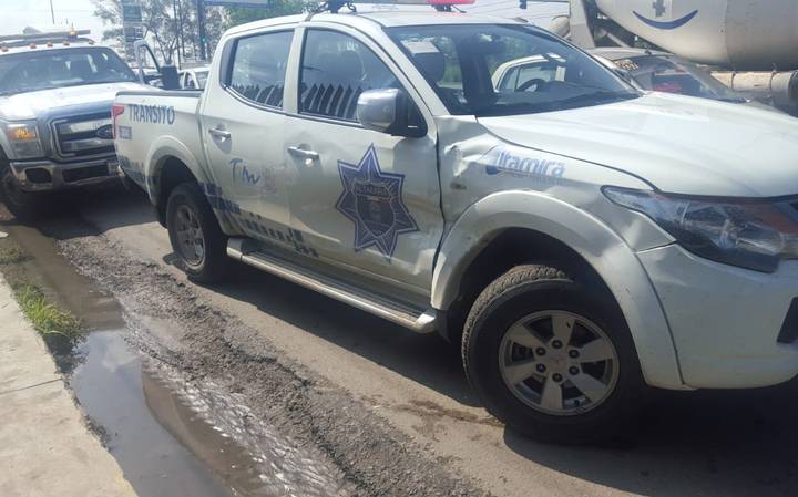 Se pasa el rojo del semáforo y embiste a patrulla de Tránsito en Altamira