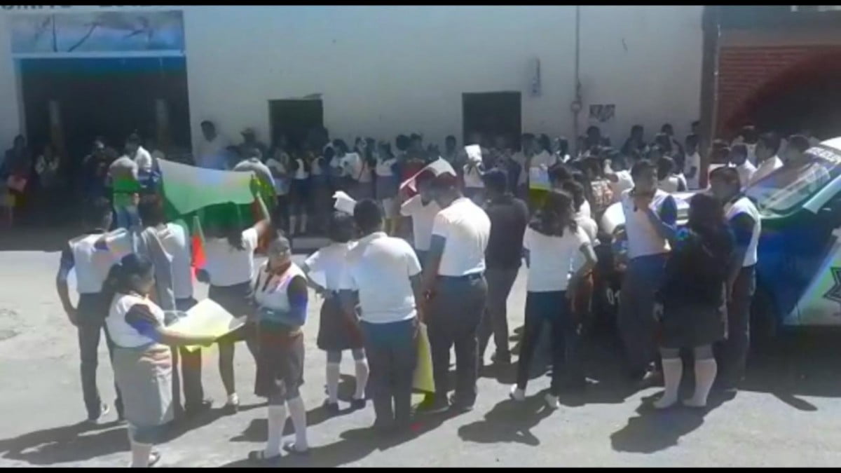 Habitantes y estudiantes de Jaumave protestan en el II informe del alcalde Gallardo Flores