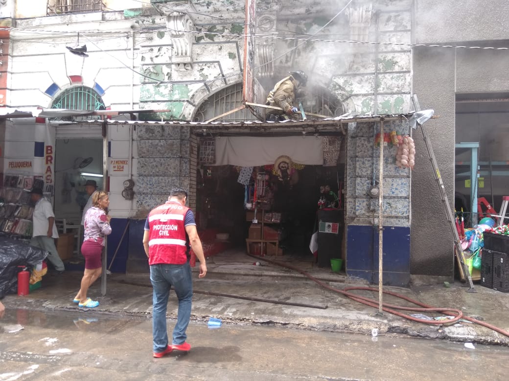 Se incendia bodega de negocio de importación en Tampico