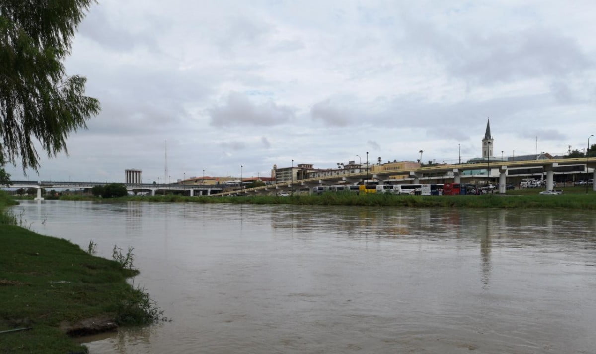 Indocumentado es salvado de morir ahogado en el Río Bravo
