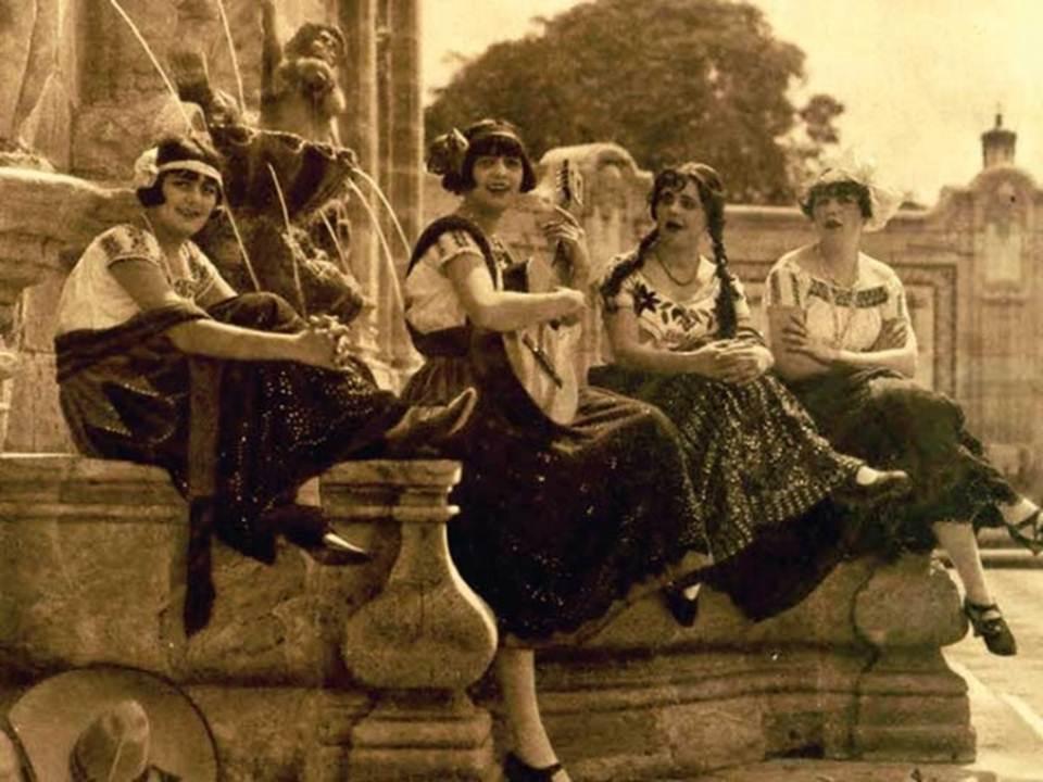Viaje usted a 1926 durante la presentación del ‘Álbum Monumental’