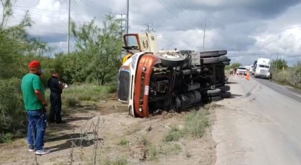 Vuelca en la Carretera Nuevo Laredo – Piedras Negras
