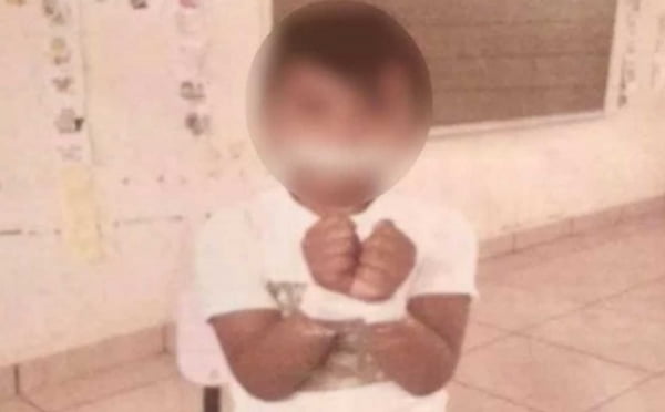 Maestro de Kínder amarra a niño y lo sube a estado de Whatsapp