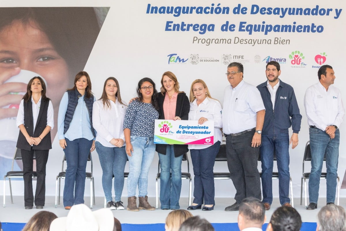 Entregan equipamiento a 16 escuelas de educación básica en zona sur