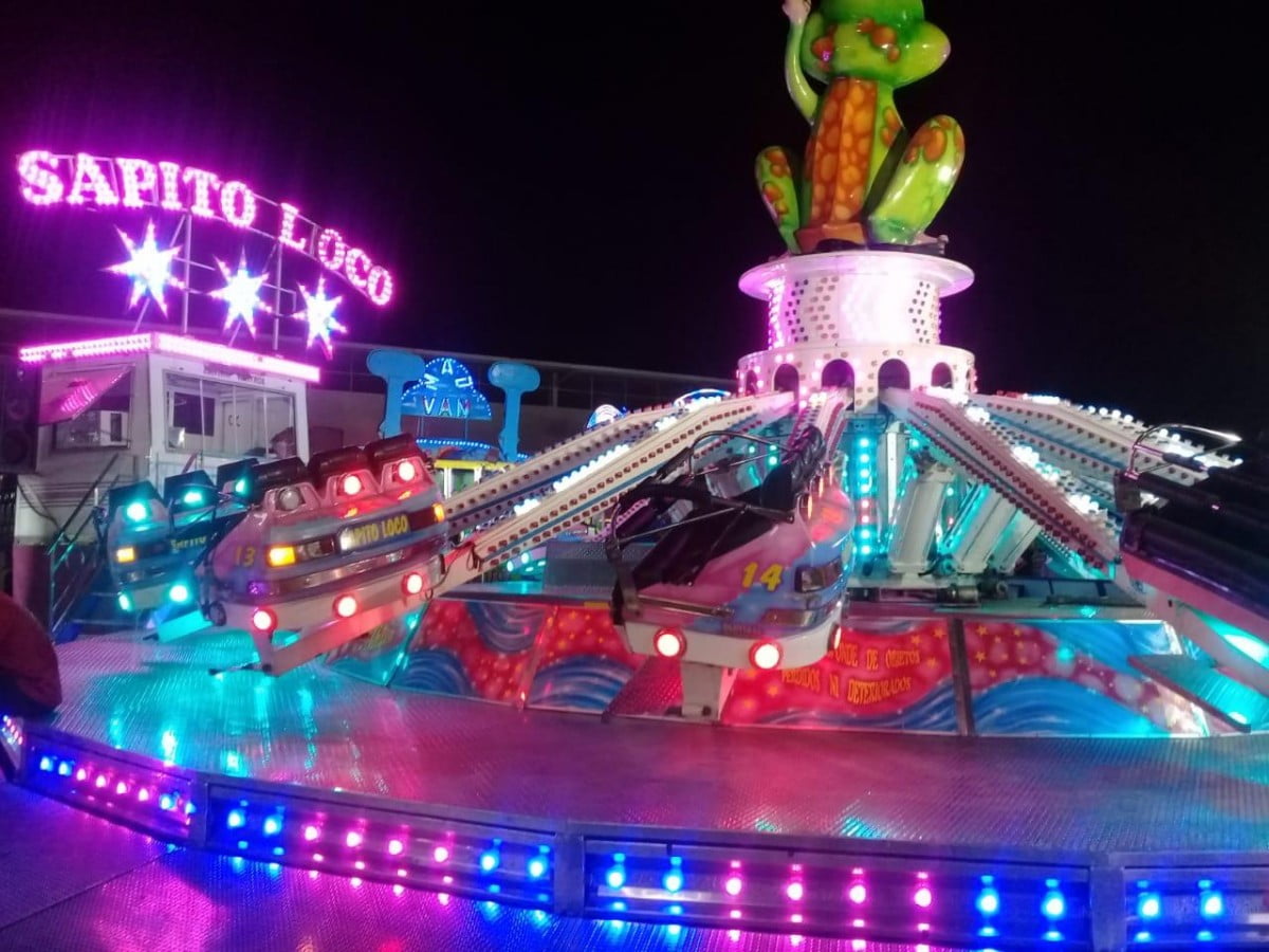 Suspenden juego mecánico en feria Tamaulipas por fallas, una niña resultó con golpes.