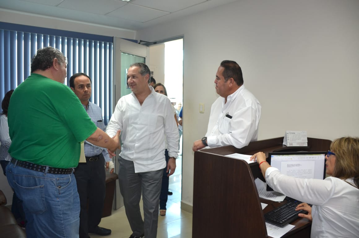 Recorta Adrián Oseguera la mitad de la nómina municipal