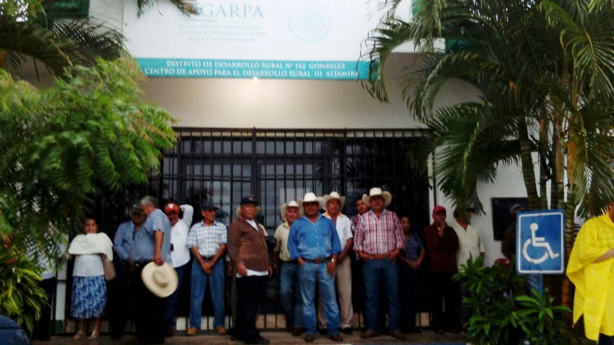 Productores se quedan sin pago, amagan con tomar instalaciones del CADER