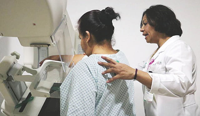 Invita Cruz Roja a mujeres para realizarse mastografía gratuita