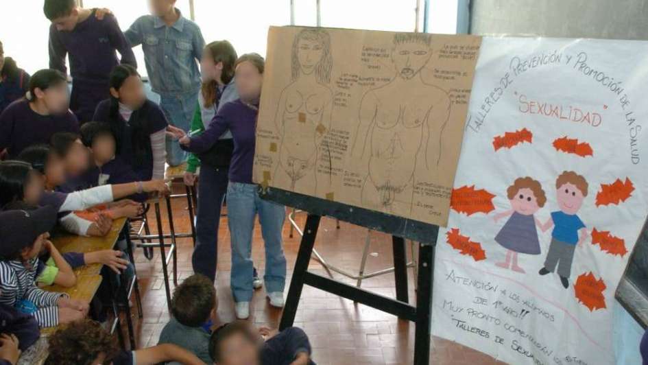 Educación sexual debe generarse en casa y complementarse en escuela