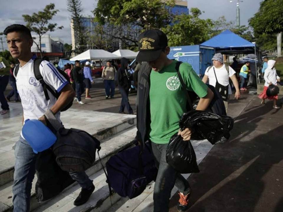 Casi 4 mil hondureños abandonaron la caravana tras amenazas de Trump