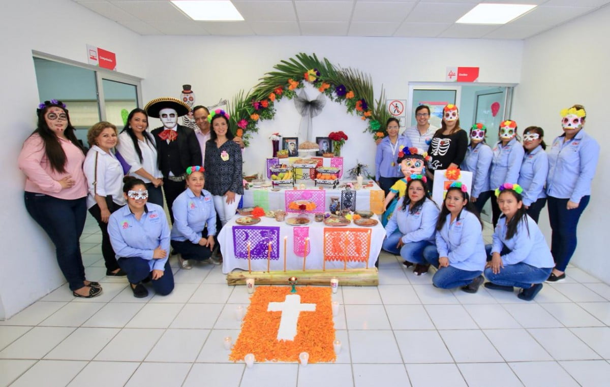 Instalan altar con motivo del Día de Muertos en CECUDI de Altamira