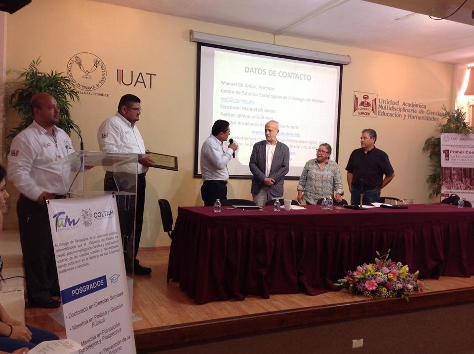 Exponen en la UAT temas sobre transformación y reforma educativa