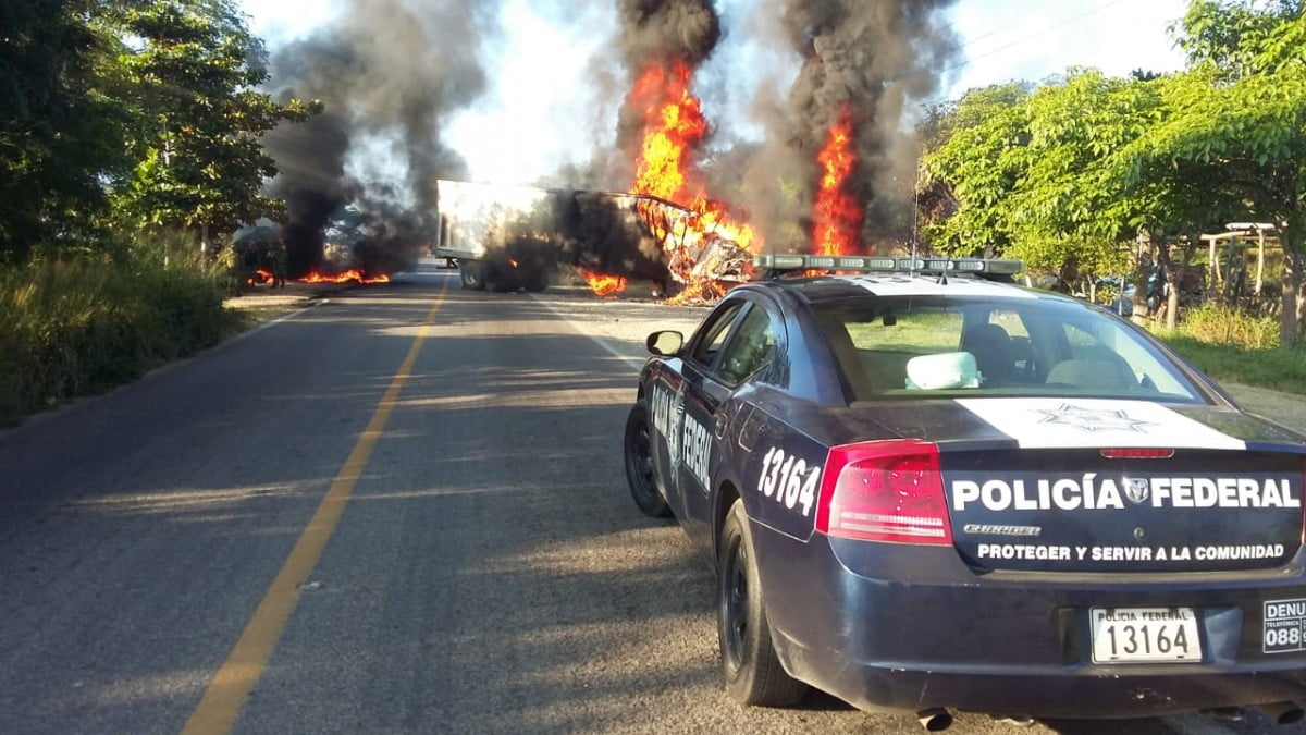 Bloqueos y enfrentamientos en costa de Jalisco