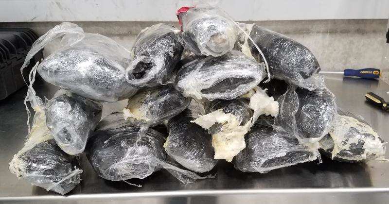 Decomisan 14 paquetes de droga en puente 2 de Nuevo Laredo