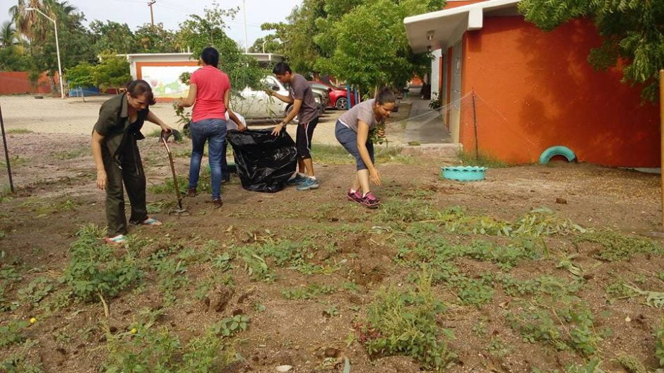 Escuelas de la zona norte acumulan basura por años