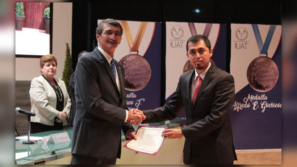 Premia UAT proyecto de innovación y desarrollo de polímeros naturales