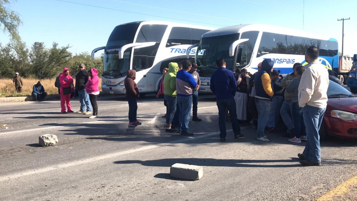 Bloquean carretera Victoria – Soto La Marina