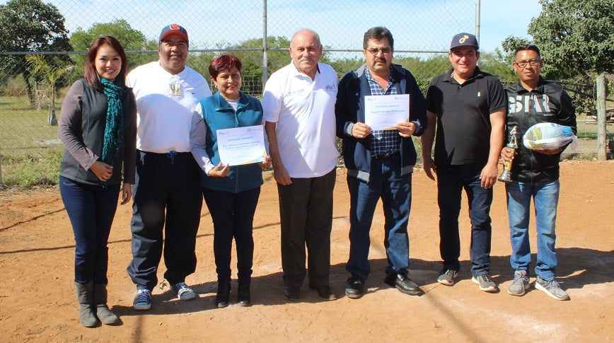 Reconoce Ayuntamiento de Victoria a softbolistas veteranos