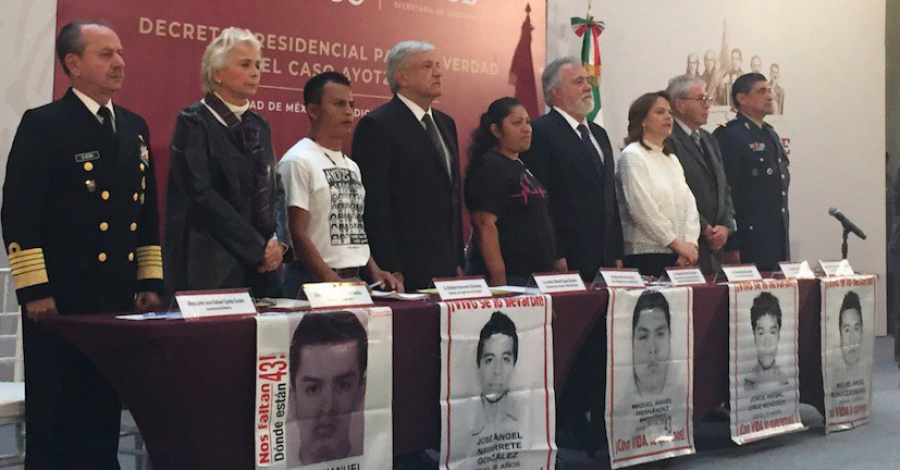 Firma AMLO decreto para dar con la verdad en el caso Ayotzinapa
