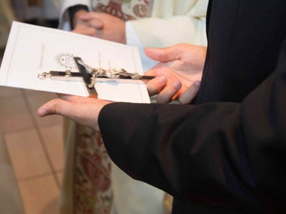 Jesuitas de EU publican lista de implicados en abusos a menores