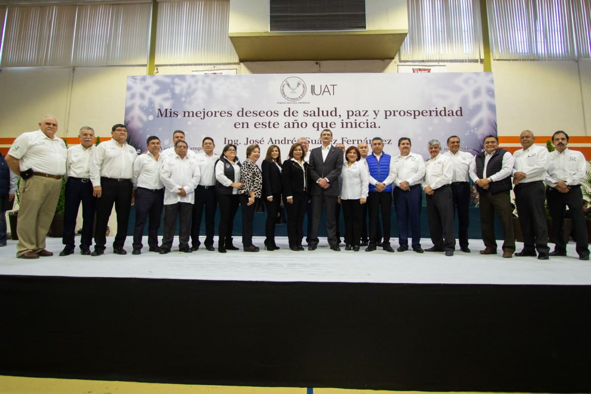 Preside Rector de la UAT saludo de año nuevo con universitarios