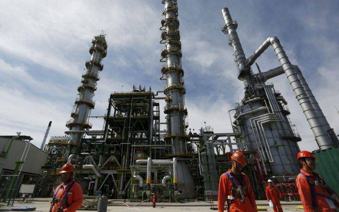 El pasado Gobierno Federal priista privatizó plantas en refinería de Madero