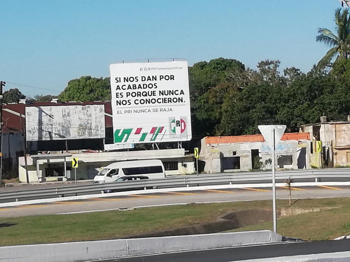 El PRI lanza campaña a través de espectaculares donde aseguran que no están acabados