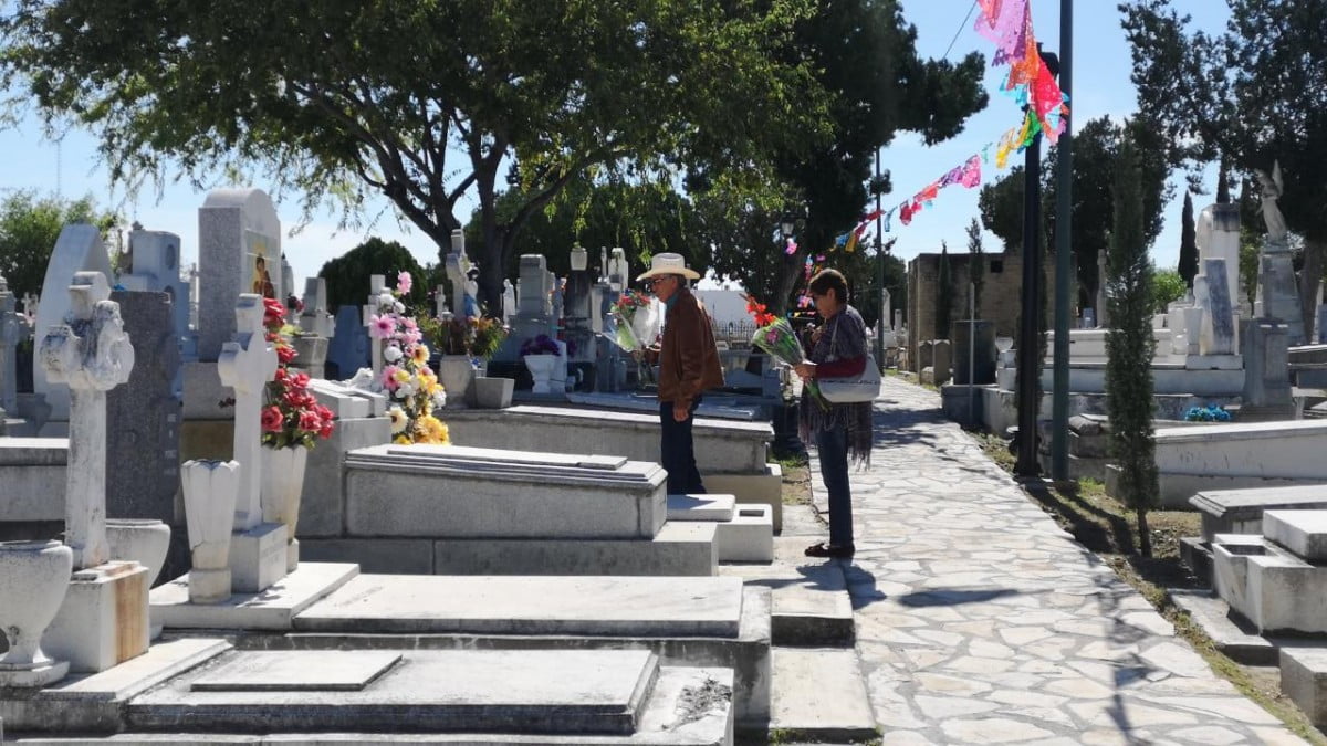 Pocos espacios en panteón 2 de Nuevo Laredo, gobierno negocia con masones para ampliar predio (VIDEO)