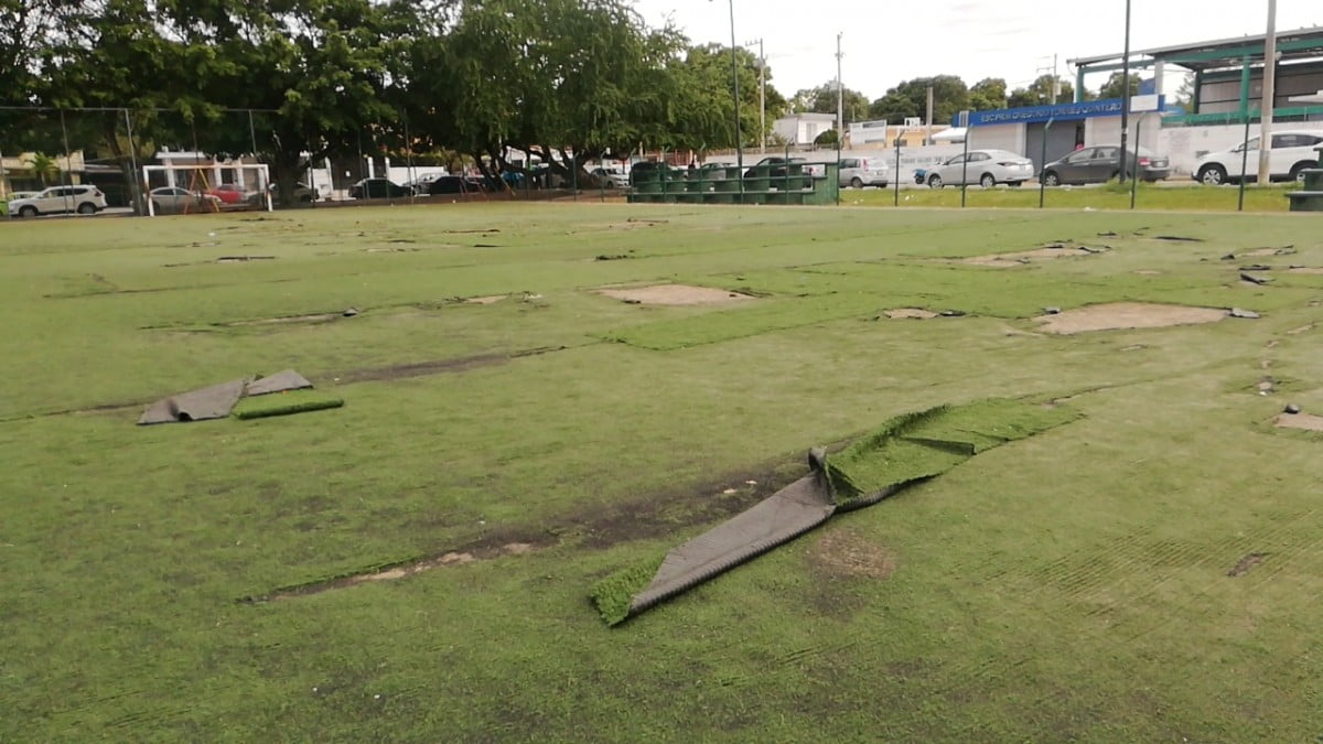 Sale caro rehabilitar canchas de pasto sintético en Tampico; seguirán en malas condiciones