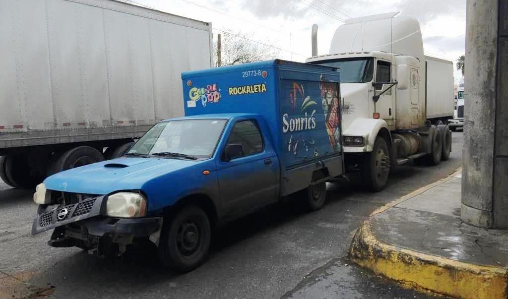 Tráiler se queda sin frenos y provoca accidente en Nuevo Laredo