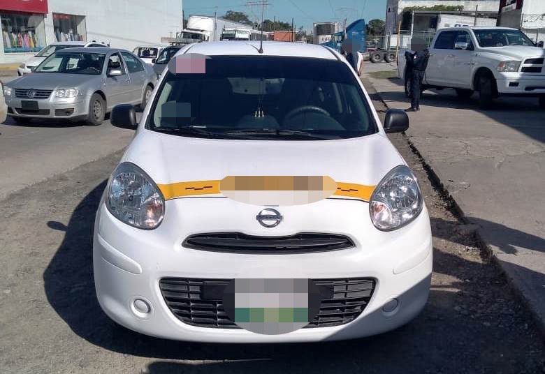 Detienen a 3 hombres y recuperan taxi robado en Tampico