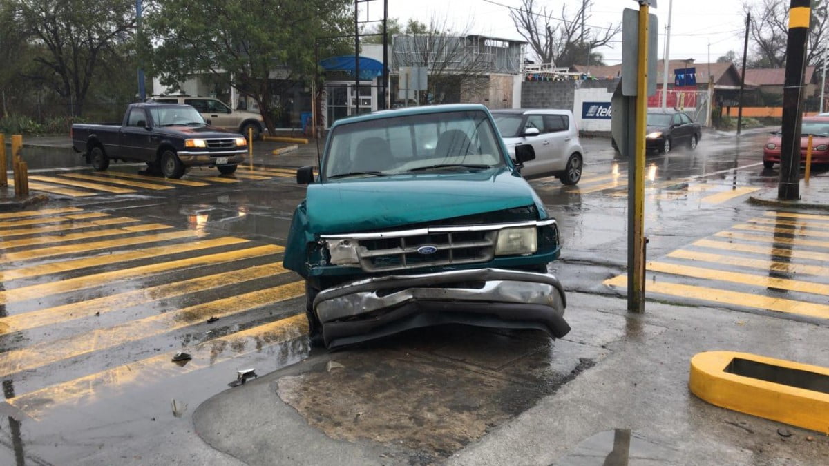 Se queda sin frenos y provoca accidente vial en Nuevo Laredo