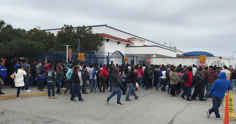 Trabajadores sindicalizados impiden entrada a maquiladoras en Matamoros