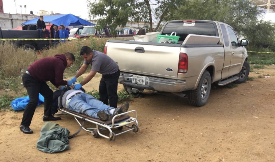 Hombre muere en plena vía pública en Nuevo Laredo