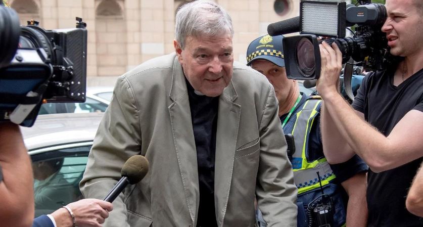 Tesorero del Vaticano es declarado culpable por abuso infantil