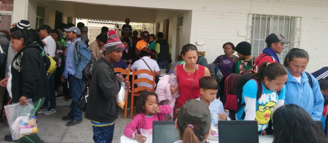 Caravana de 160 migrantes se instala en albergue de Nuevo Laredo