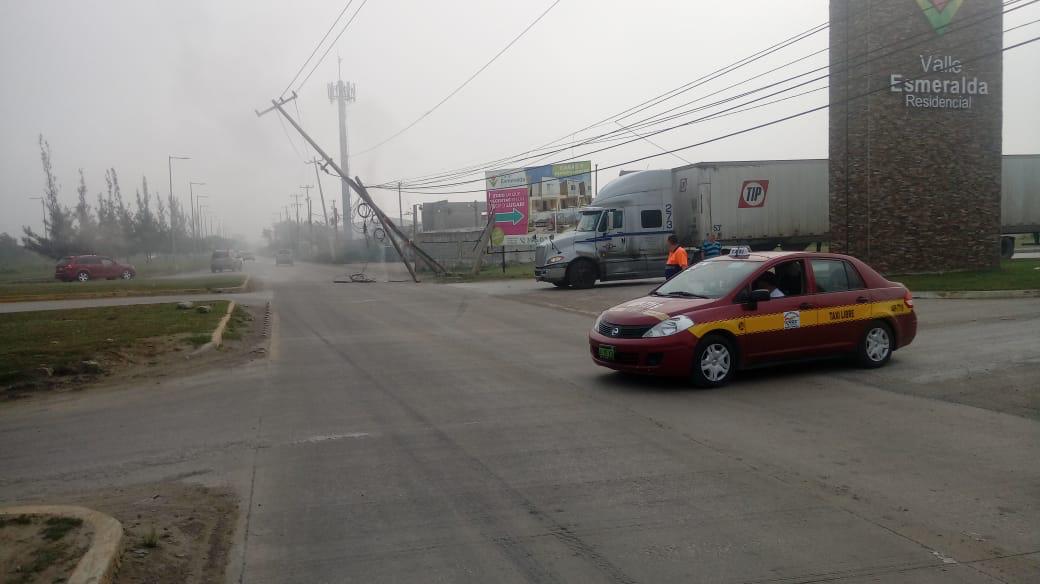 Se quedan sin luz al menos 8 mil familias en Altamira, tráiler se llevó el cableado